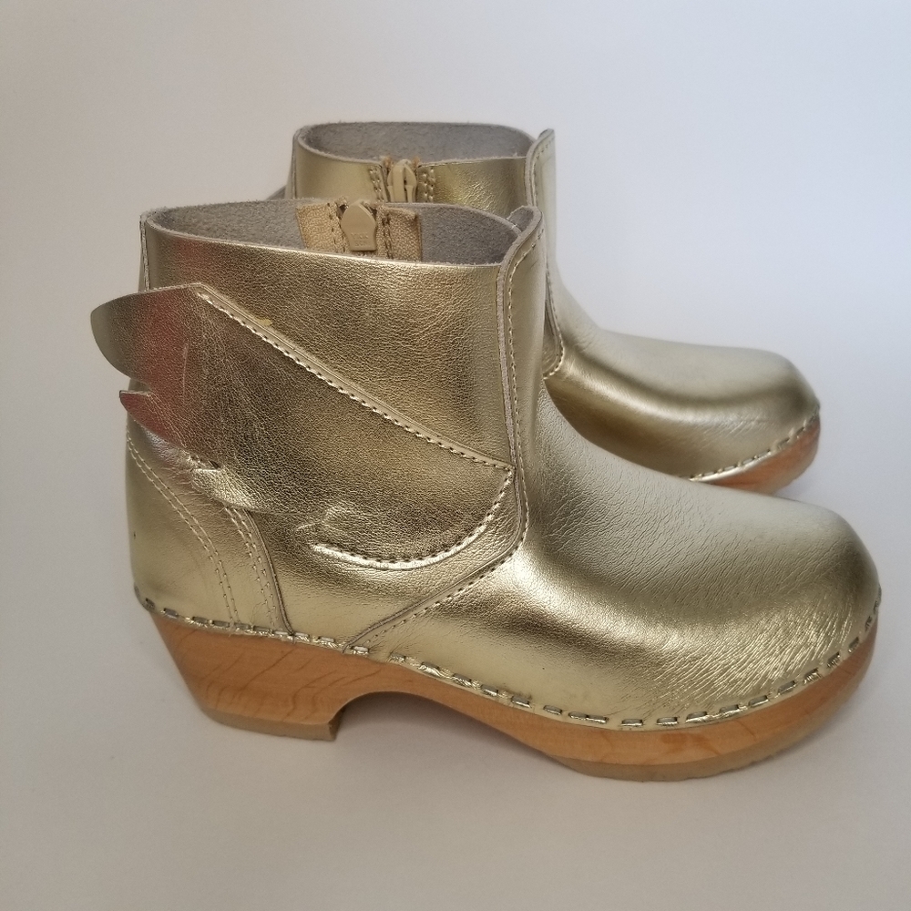 Hanna Andersson Clog Boots Wings Hermes Gold 34